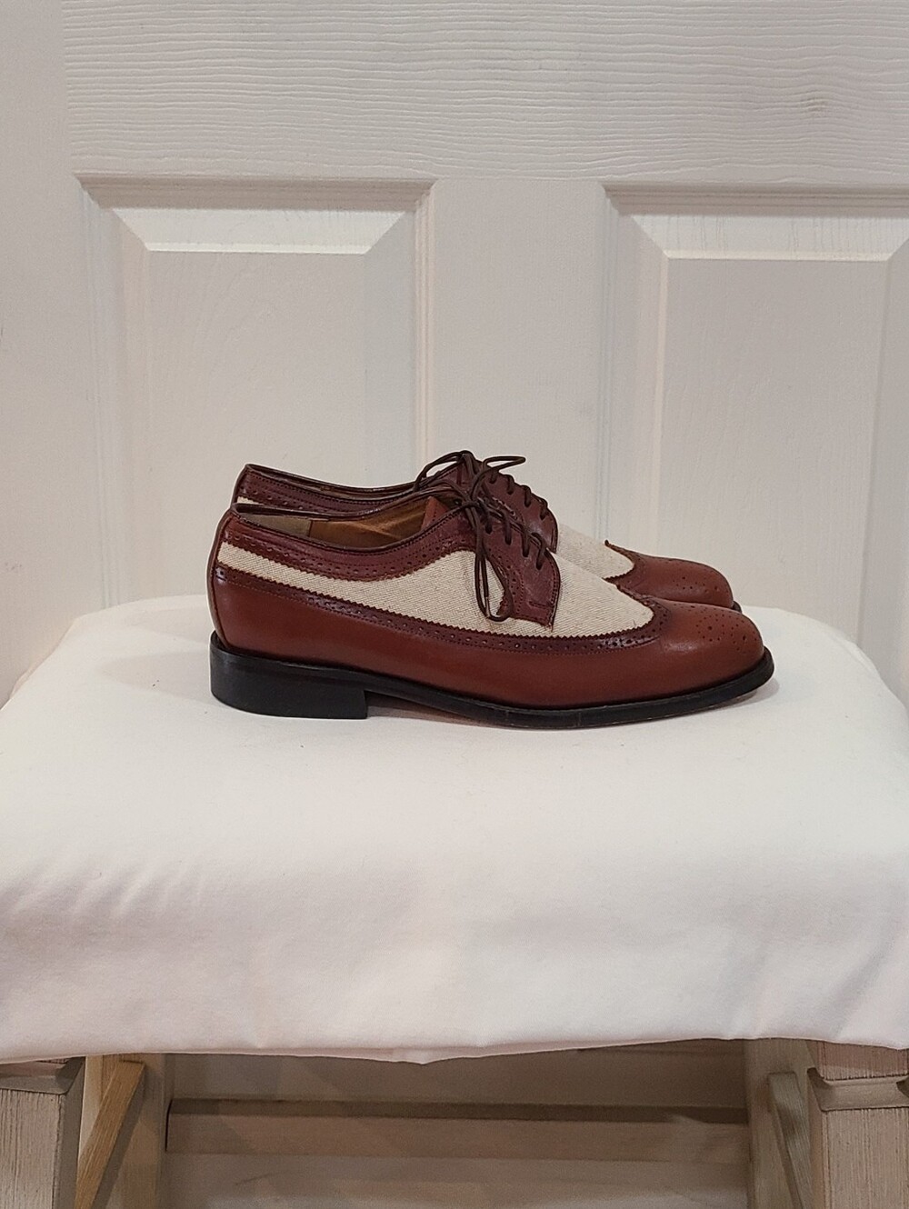 Leather Classics Men's Two-Tone Brown and Cream Wingtip Oxfords Vintage - Picture 8 of 16